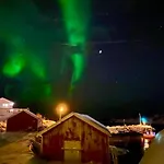 Lofoten Og Rorbuer Lodge *