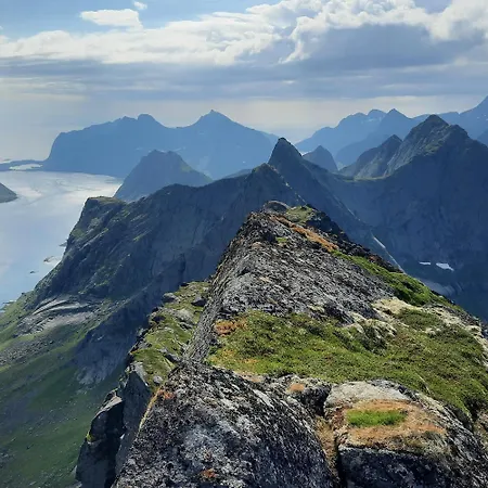 Alojamento de Turismo Selvagem Lofoten Og Rorbuer Sørvågen