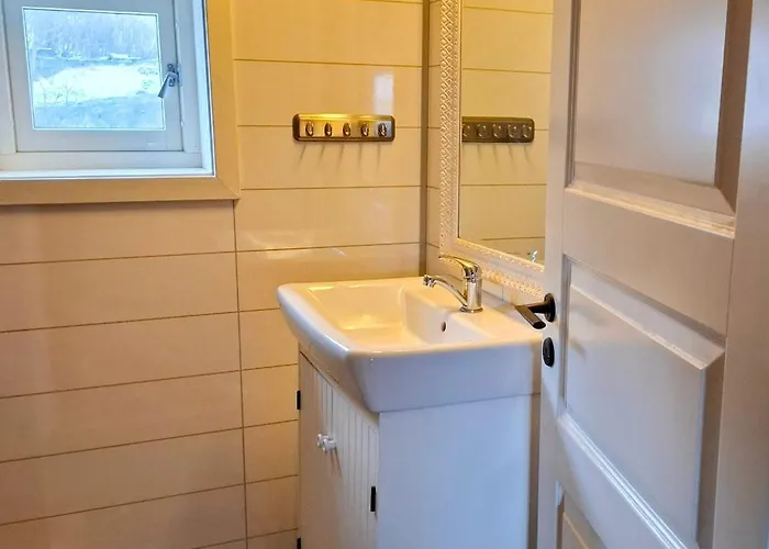 Lofoten Og Rorbuer Jaktstuga *