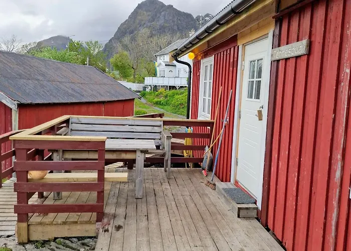 Деревянный коттедж Lofoten Og Rorbuer