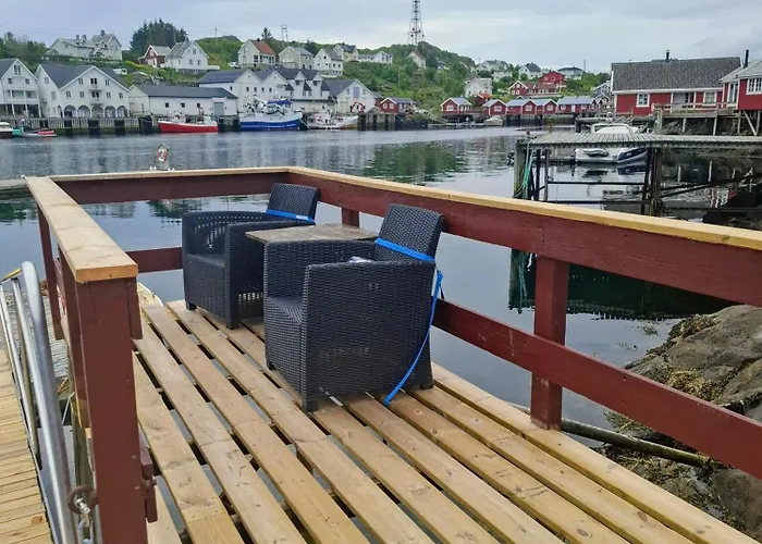 بيت خشبي Lofoten Og Rorbuer *