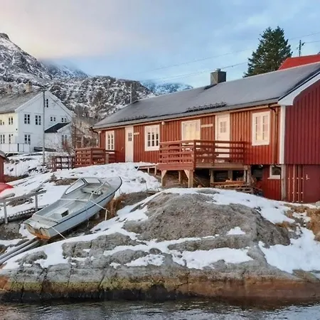 Lofoten Og Rorbuer Lodge *
